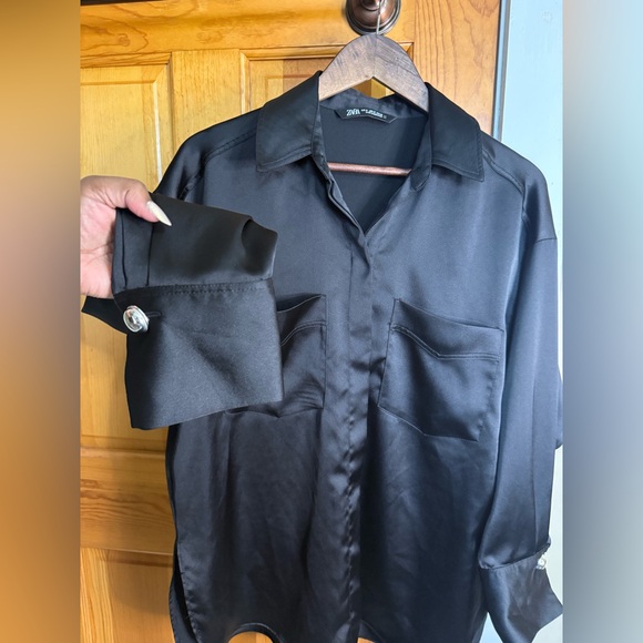Zara Women's Elegant Black Satin Shirt - Picture 5 of 9